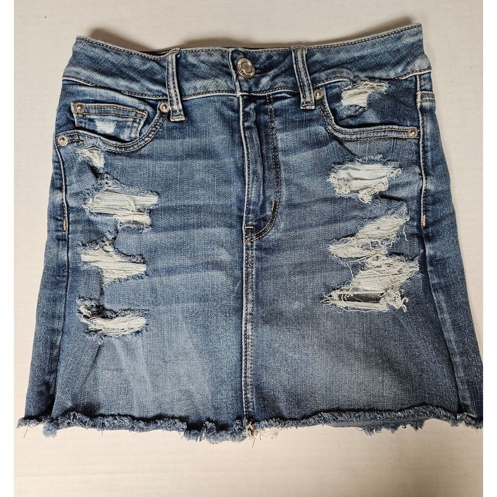 American Eagle Distressed Denim Skirt Size 4‎